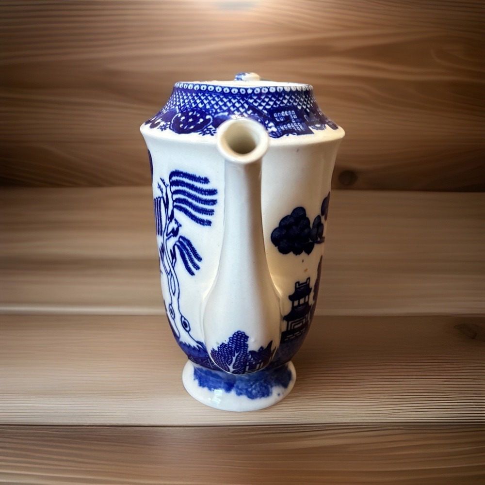 Vintage Blue Willow Tea Coffee Pot 7.5" Broken Lid Japan Blue white - Picture 3 of 9